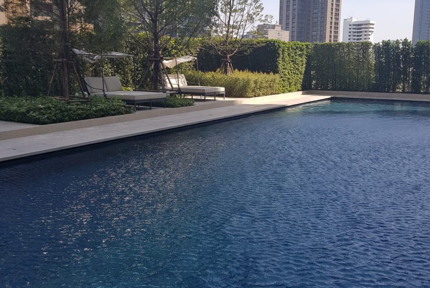 The Diplomat 39 - swimming pool