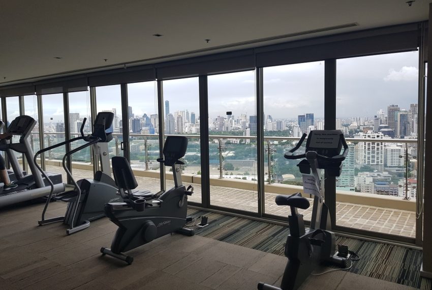 The Lakes - fitness with view