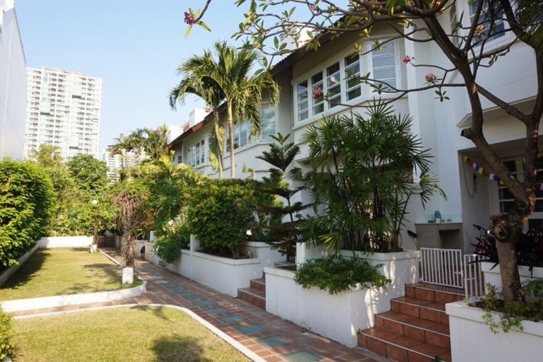 The Natural Place Sukhumvit 31 Townhouses In Asoke Near University and Channel