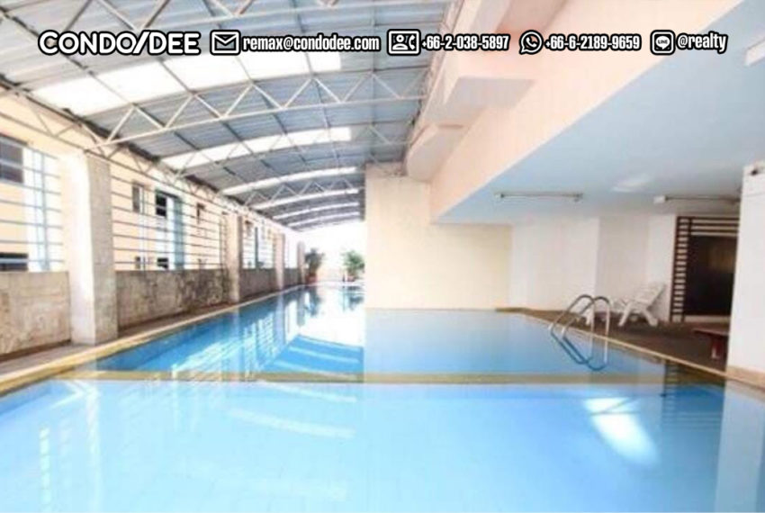 Top View Tower condo sale Bangkok - swimming pool