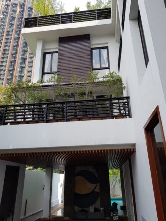 The owner is willing to sell this house for personal (family health) reasons. House is owned by a company so that the buyer has a choice to take over a company or buy property directly (for Thai national only). Serious inquiries only. Seller requires to present proof of funds prior to the disclosure of any details and showing.
