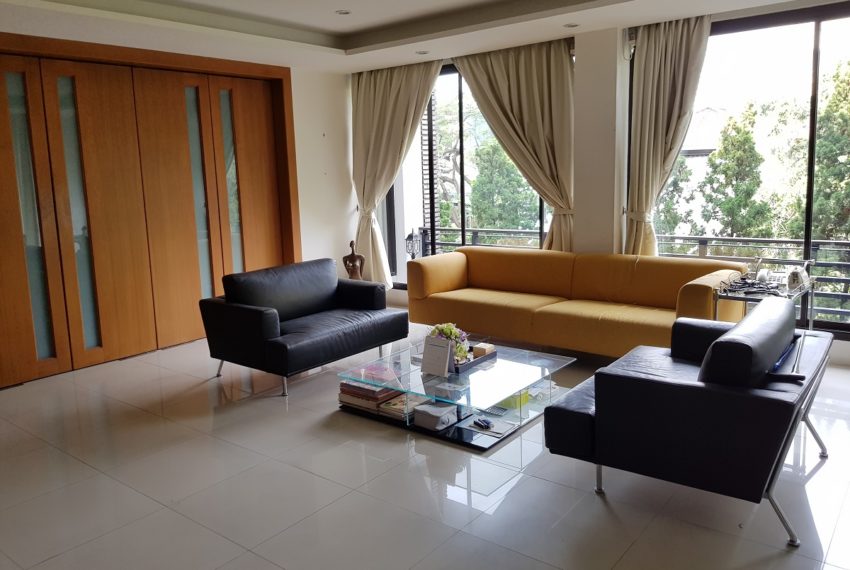 Unique House in the midst of Asoke - room