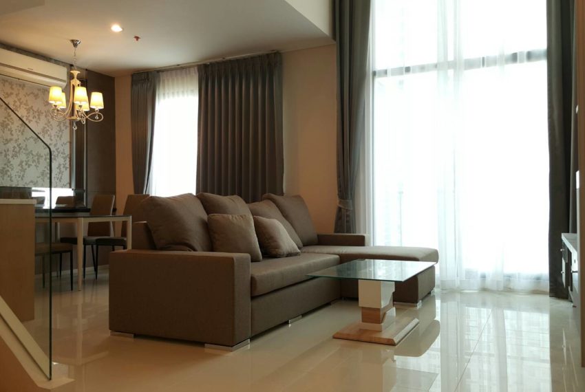 Villa-Asoke-1b2b-duplex-rent-mid-floor-living-room
