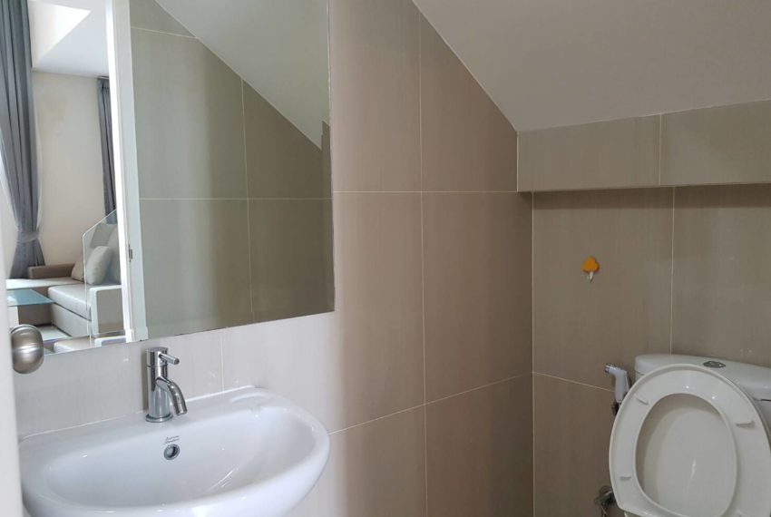Villa-Asoke-1b2b-duplex-rent-mid-floor-toilet
