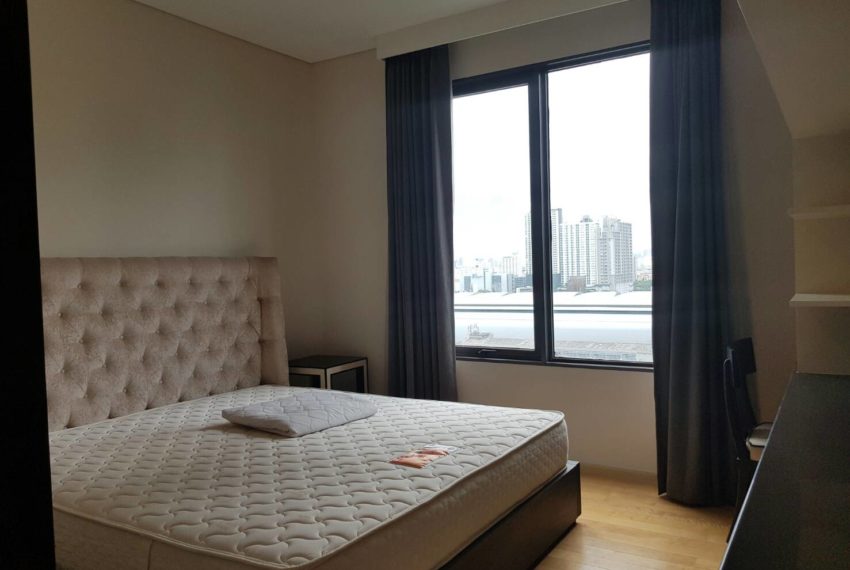 Villa-Asoke-2-bedroom-rental-mid-floor-big-bed