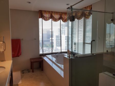 Large 3-Bedroom Condo on High Floor Decorated with Love