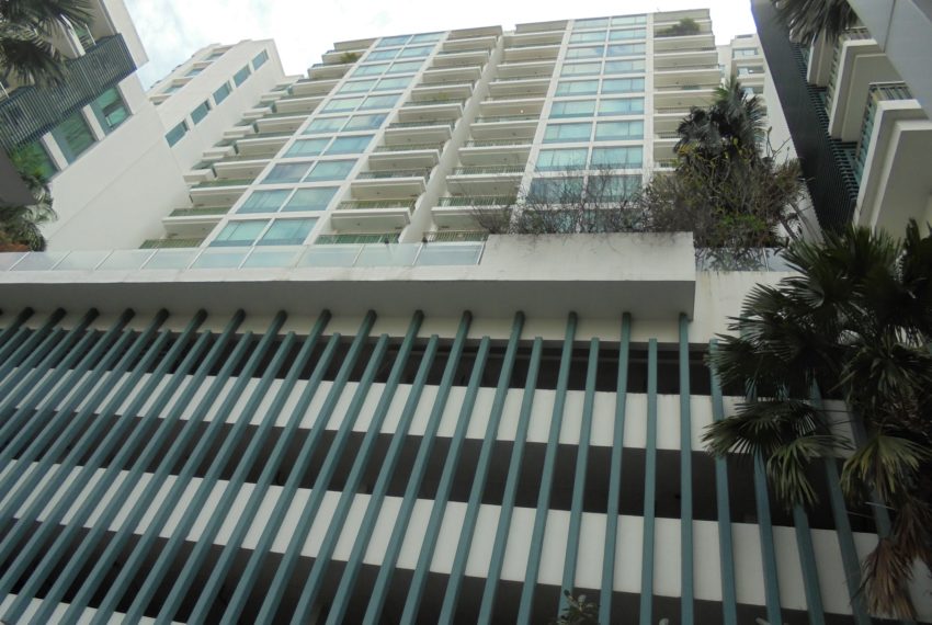 Wind Sukhumvit 23 condominium in Asoke - high rise