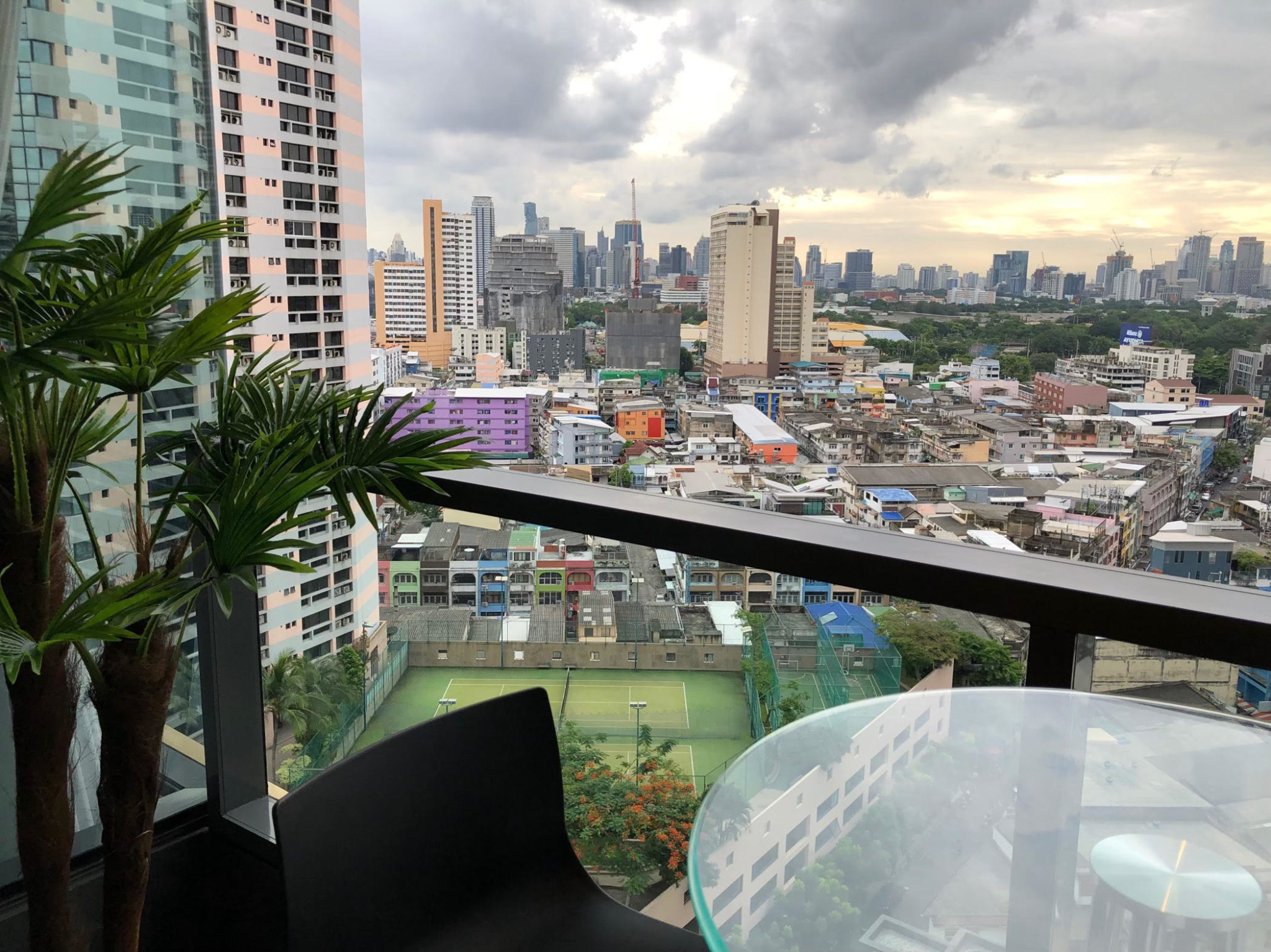 Flat 2 bedroom for rent in Prompong - mid-floor - The Lumpini 24