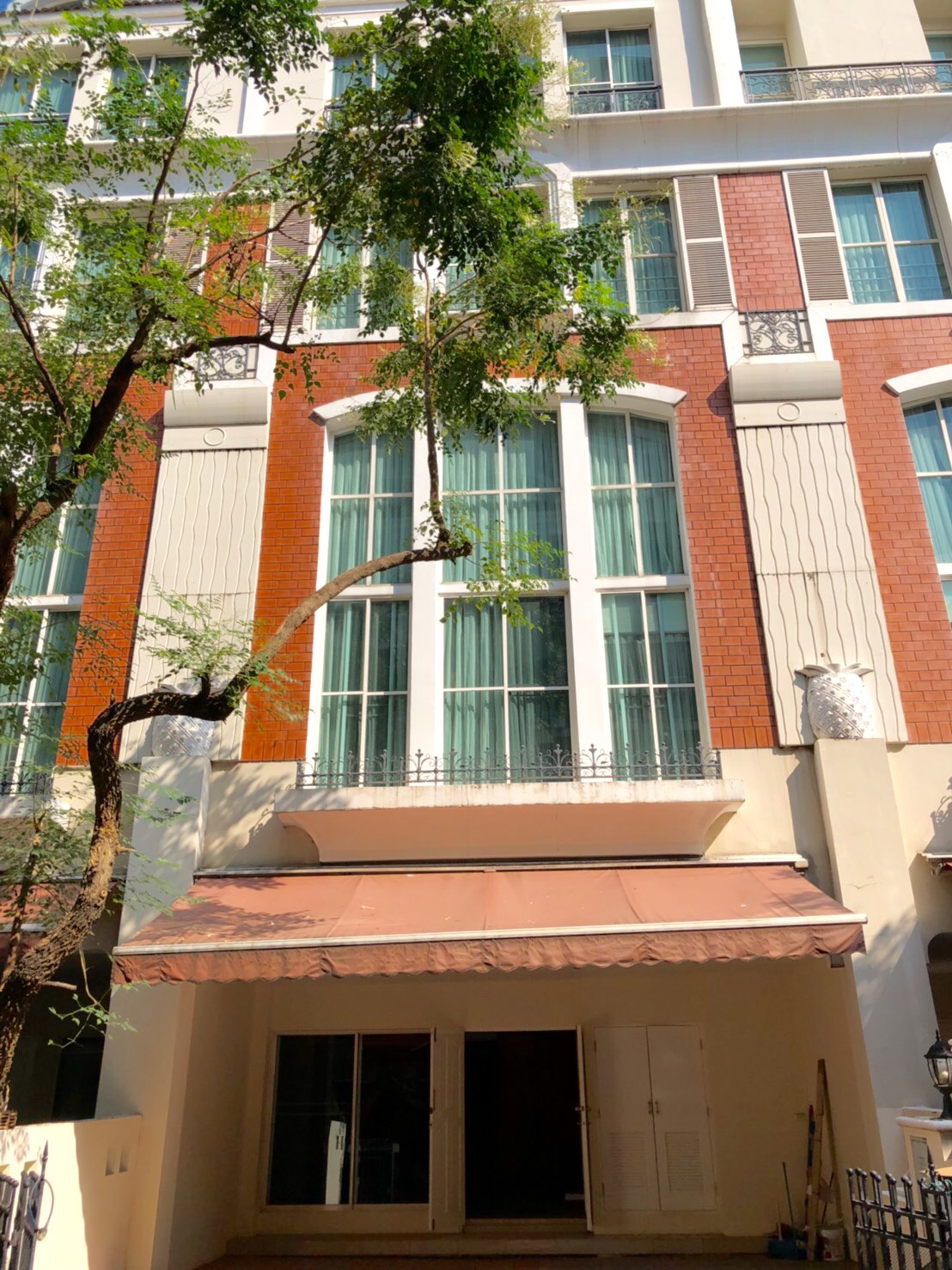 Luxury townhouse for rent in Thonglor - 4 bedroom - Baan Klang Krung