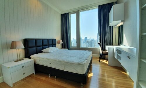 Large flat for rent in Asoke - 4 bedroom - high floor - luxury - Royce Private Residences