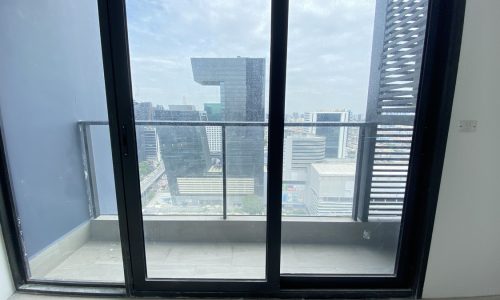 This bareshell duplex in Rama 9 is available now for sale in a new and luxury One 9 Five Asoke - Rama 9 condominium near MRT, Central Rama 9 mall in Bangkok's new CBD