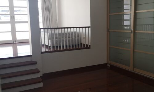 A 4-story townhouse for rent in Asoke - 3 bedroom - pet-friendly - The Natural Place Sukhumvit 31