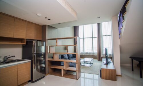 Duplex condo for rent at Sukhumvit 24 - 1 bedroom - high floor - The Emporio Place