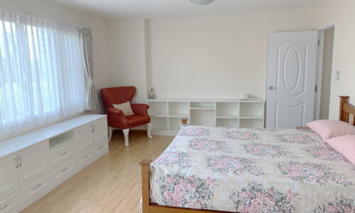 Large apartment for rent in Ekkamai - 3 bedroom - Charming Resident