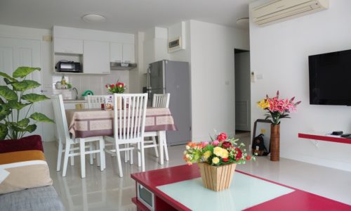 Cheap 2 Bedroom Rent in Thong Lo in The Clover - Very Affordable