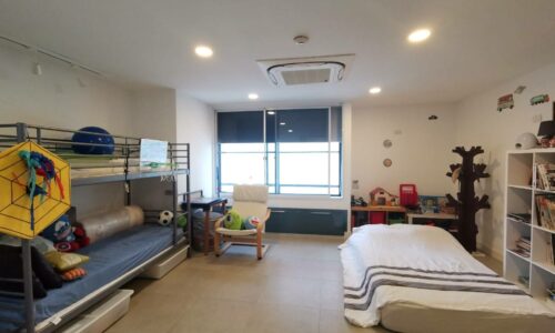 Rental in Asoke Tower 3-Bedroom large and furnished condo - on high floor - recently renovated.