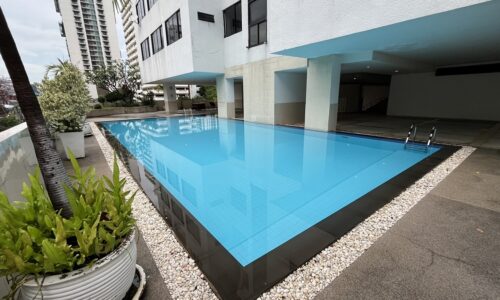Baan Prompong Bangkok condo for sale on Sukhumvit 39 is a high-rise residential complex that was constructed in 1992