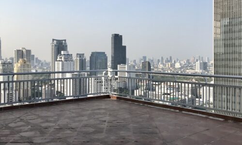 Sukhumvit apartment with a large balcony for sale - 3-bedroom - Grand Park View Asoke