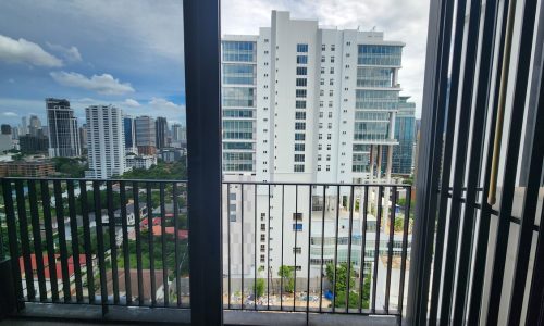 This well-maintained condo in the midst of Thonglor is available now in a popular luxurious HQ by Sansiri condominium on Sukhumvit 55 in Bangkok CBD