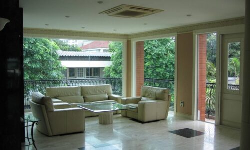 Large house for rent near Ekkamai BTS - private pool - 2-story - 4-bedroom