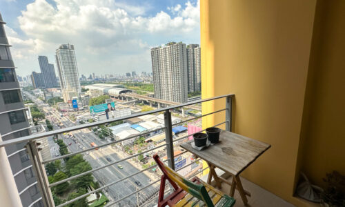 This 2-bedroom condo near University in Prasanmitr is available now on a high floor of My Resort Bangkok condominium near MRT Phetchaburi and Makkasan Airport Link station