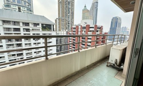 This 3-bedroom duplex in Langsuan near BTS Chidlom is available now in a popular Grand Langsuan condominium in Bangkok CBD