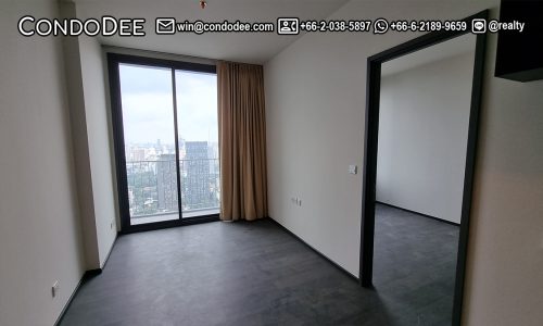 This Bangkok condo near BTS Asoke is available now at an excellent price in Edge Sukhumvit 23 luxury condominium near MRT Sukhumvit in Bangkok CBD