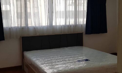 Large room for rent in Ekkamai - large kitchen - 3-bedroom - high floor - Tai Ping Towers