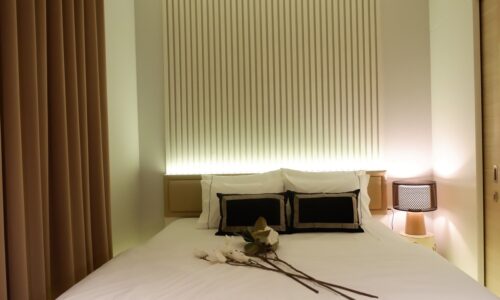 New condo for rent in Prompong - 2 bedroom - high floor - Park 24 condominium