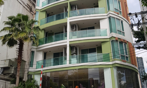 Beverly 33 Sukhumvit 33 condo for sale in Bangkok near BTS Phrom Phong was constructed in 2012.