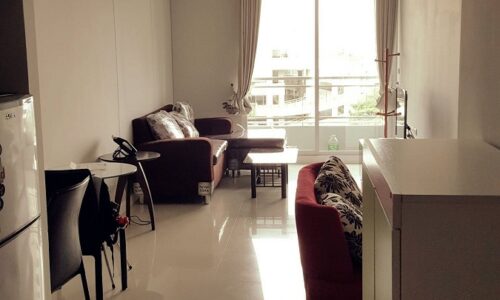 Cheap Condo for Sale With Tenant in Asoke - 1-Bedroom Low Floor