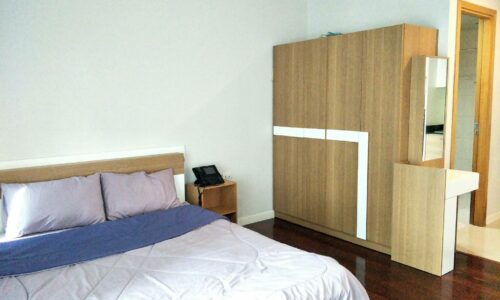 Cheap condo for sale at Asoke - 1-Bedroom on Mid Floor