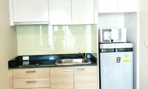 Cheap condo for sale at Asoke - 1-Bedroom on Mid Floor
