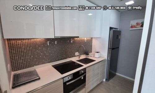 A duplex in Asoke on the top floor is available now in The Room Sukhumvit 21 luxury condominium on Sukhumvit 21