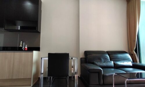 Condo for rent on low floor in Asoke - 1 Bedroom - Edge Sukhumvit 23