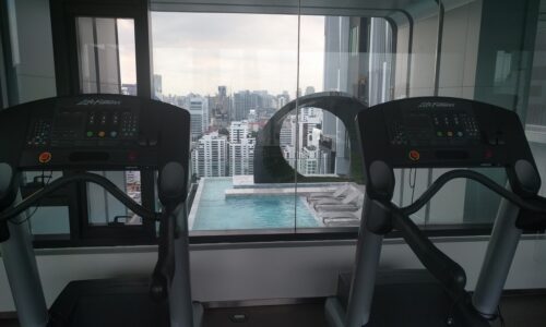 Edge Sukhumvit 23 fitness gym room on 27 floor - 02
