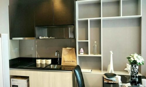 Edge Sukhumvit 23 - low floor - 1bedroom - sale - kitchen builtin