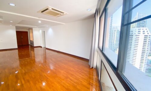 Large Bangkok apartment with river-view for sale - 3-bedroom - -recently renovated - President Park Sukhumvit 24 condominium in Phrom Phong