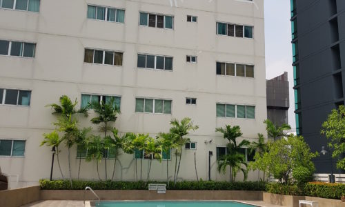 Grand Parkview Asoke - building and pool