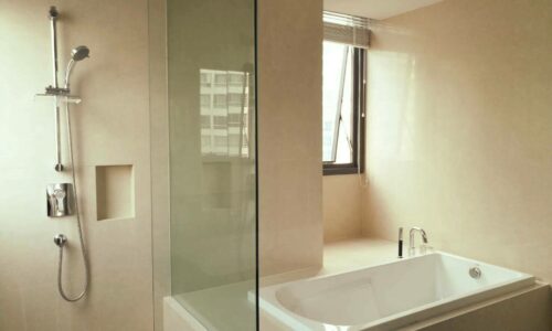 HYDE-SALES-bath room