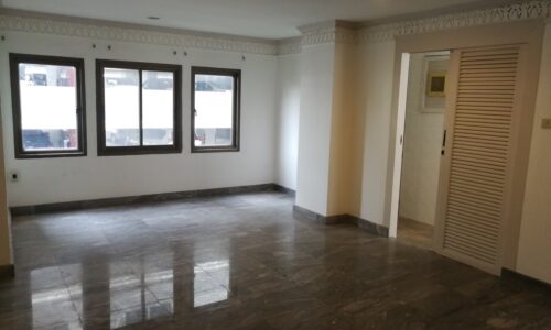 Large Sukhumvit condo for sale - near Nana BTS - 2 bedrooms - The Heritage condominium