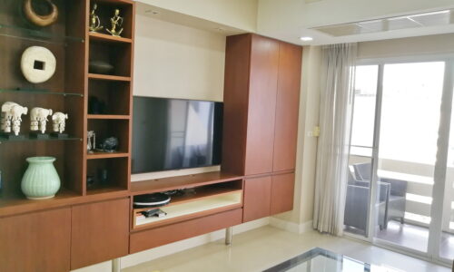 Large Sukhumvit Apartment For Rent Near Nana BTS - 2 bedroom - low floor - The Heritage Condominium