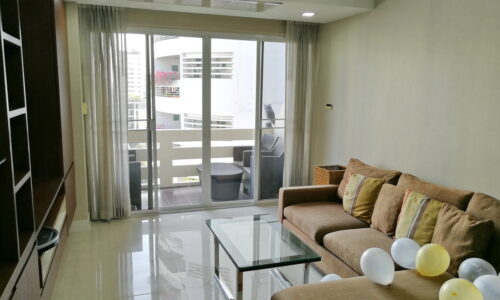 Large Sukhumvit Apartment For Rent Near Nana BTS - 2 bedroom - low floor - The Heritage Condominium