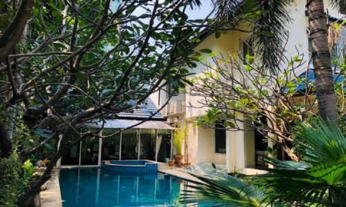 Large house for rent in Prompong - 2 floors - swimming pool - Sukhumvit 31