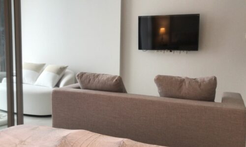 Cheap Rent New Condo at Sukhumvit 11 - High Floor in Hyde Sukhumvit 11