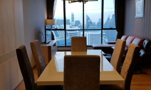 Hyde Sukhumvit 13 rental - 3 bedroom - low floor - dinning table