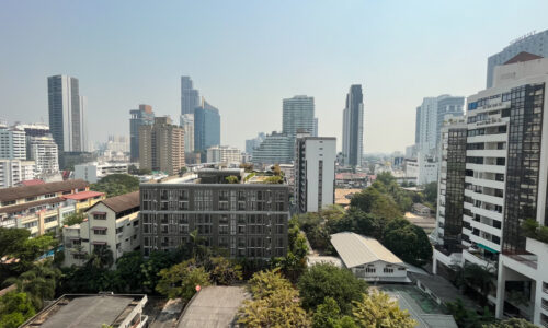 This large condo on Sukhumvit 53 is available now in a popular Waterford Park condominium near BTS Thonglor in Bangkok CBD