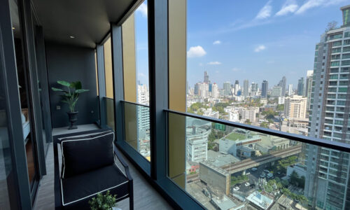 This super-luxury new condo with 2 bedrooms is available in a brand new The Estelle Phrom Phong Sukhumvit condominium in Bangkok CBD