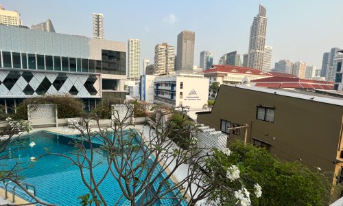 This large condo near NIST International school is available now in the Ruamjai Heights condominium on Sukhumvit 15 in Bangkok CBD