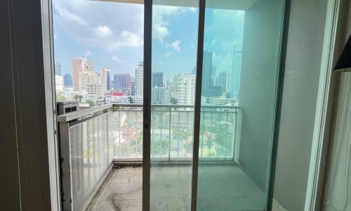 This condo on Sukhumvit 31 is a 2-bedroom property located in a popular Baan Siri 31 condominium in Bangkok CBD